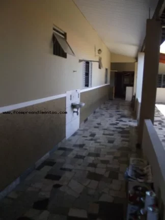 Imagem Casa para Venda em Limeira, Parque Residencial ANAVEC, 3 dormitórios, 1 suíte, 3 banheiros, 5 vagas