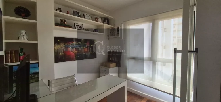 Imagem Apartamento com 4 Quartos e 6 banheiros à Venda, 318 m² por R$ 750.000