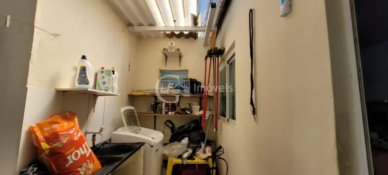 Imagem Imóvel à venda em Campo Grande-MS: Casa com 3 quartos, 2 salas, 2 banheiros e 3 vagas na Coronel Antonino!