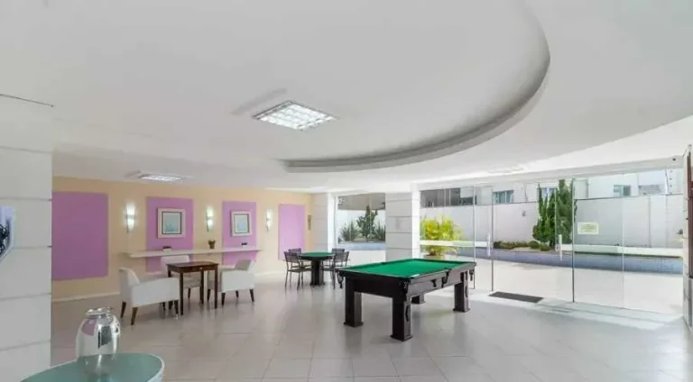 Imagem Apartamento com 2 dormitórios sendo 1 suíte e 1 vaga de garagem em Balneário Camboriú/SC