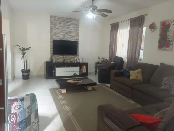 Imagem Casa Sobrado, 3 dormitórios ( 1 suíte), 6 vagas, Piscina - Bosque dos Eucaliptos - Sjc.