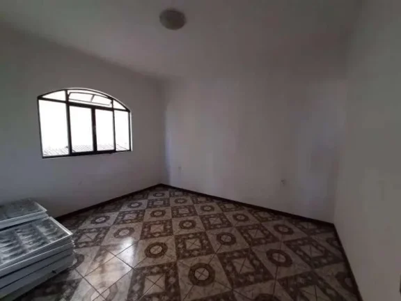 Imagem Casa aconchegante com cozinha com armários planejados, terraço amplo coberto e uma vaga de garagem localizado no bairro Santa Efigênia em Barbacena