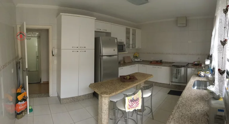 Imagem CASA ASSOBRADADA COM 3 DORMITÓRIOS PARA VENDA, AO LADO DO LARGO DA VILA ZELINA. 2 VAGAS DE GARAGEM, QUINTAL, CHURRASQUEIRA. A 12 MINUTOS A PÉ DO METRÔ