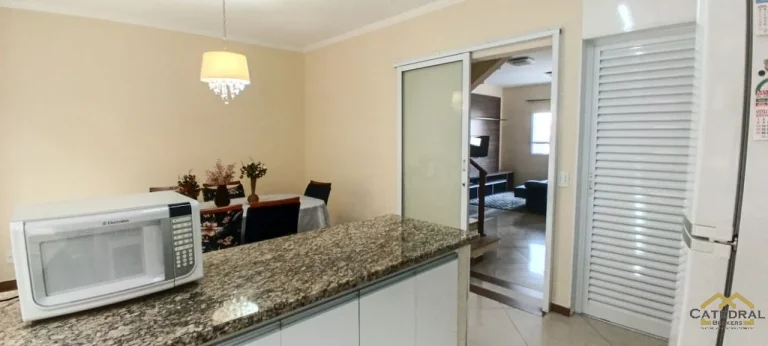 Imagem Sobrado para Venda com 03 Quartos (1 Suíte) em Condomínio - Medeiros - Jundiaí