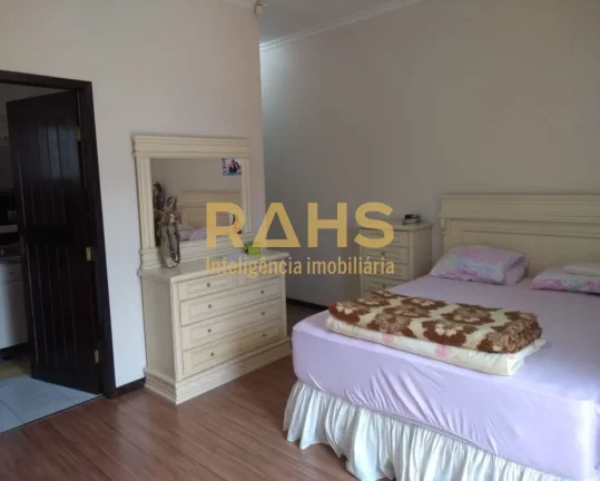 Imagem Linda e ampla residência em uma região tranquila do bairro América. Sobrado de dois andares, no p...