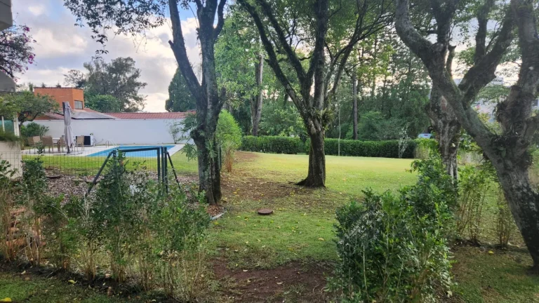 Imagem Residência Imponente em Esquina Privilegiada no Residencial Alphaville 9