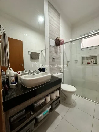 Imagem Casa Térrea à Venda no Condomínio Terras do Cancioneiro em Paulínia/SP

Descubra o conforto e a ...