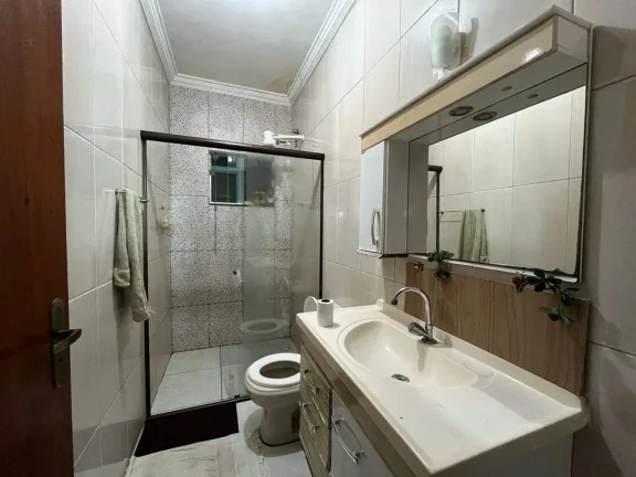 Imagem Cobertura com Potencial para Terraço – 2 Quartos, Sacada e Excelente Localização!