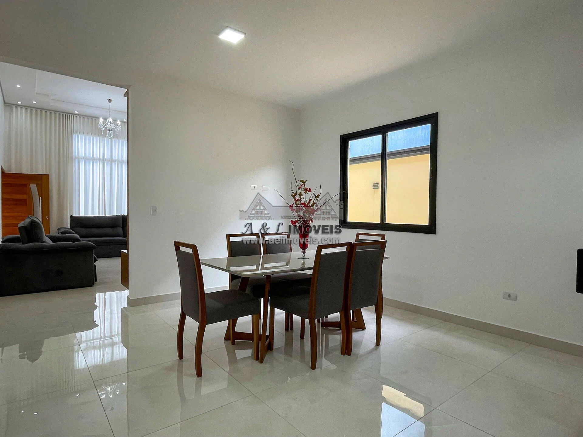 Imagem Casa à venda em Taubaté: Conforto e sofisticação em um só lugar!