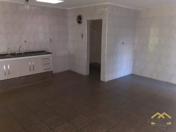 Imagem CASA COM SALÃO COMERCIAL NA VILA ARENS
