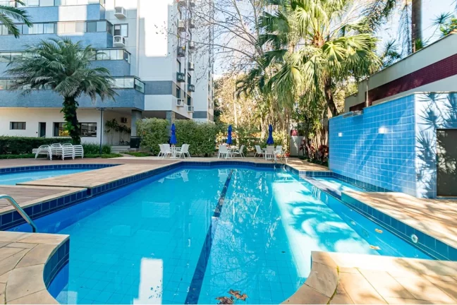 Imagem Cobertura à venda em Porto Alegre, Moinhos de Vento, com 3 quartos, 251m2