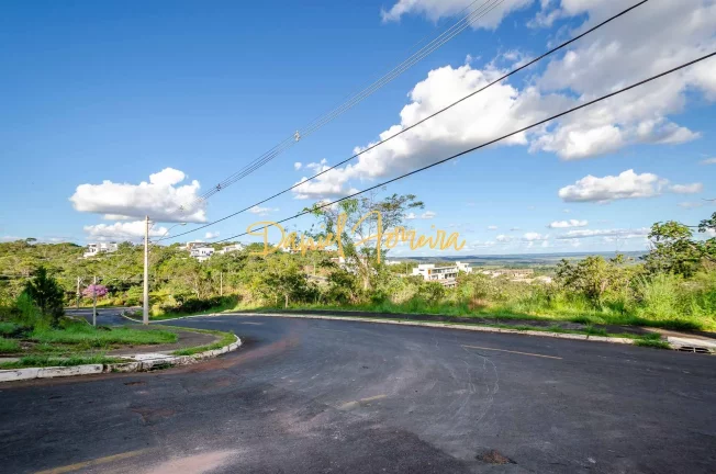 Imagem Lote com 1.000 m ² na Alameda das Tulipas - Parte Alta do condomínio.