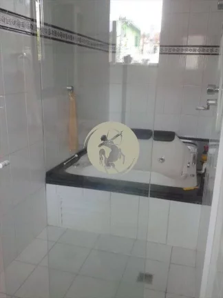 Imagem SOBRADO IMPONENTE PROXIMO A PRAIA COM ELEVADOR!!! LOCALIZADO EM RUA TRADICIONAL DE SANTOS,RICA EM AR...