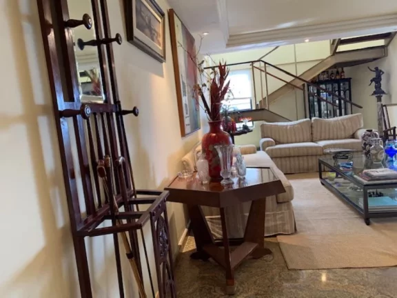 Imagem Cobertura Duplex 4/4, 3 Suítes, 380,00m2 04 Vagas Soltas, pega 05 Carros - no Charmoso Morro do Conselho - Rio Vermelho por apenas R$1.550.000,00