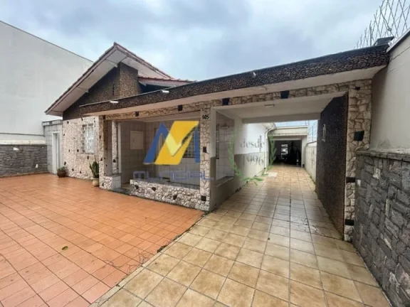 Casa Térrea Isolada com Terreno Plano de 260m² Bairro Olímpico.