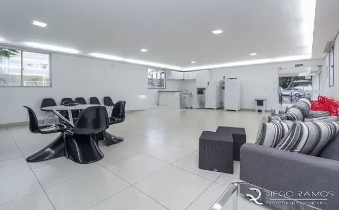 Imagem Apartamento à venda em Porto Alegre, Petrópolis, com 2 quartos, 47m2