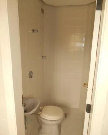 Imagem Apartamento à venda no Guarujá na Praia das Pitangueiras.