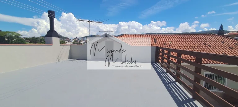 Imagem Encantadora Casa 4 Quartos em Biguaçu