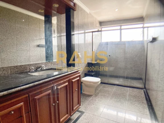 Imagem Apartamento Espaçoso em Ótima Localização Com 361,96 de área privativa, esse apartamento conta ...