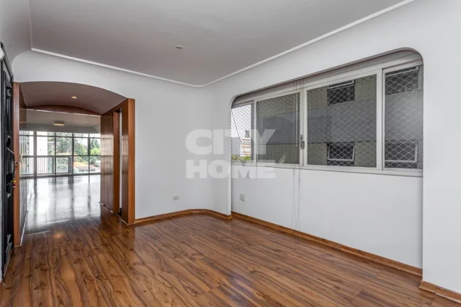 Imagem Lindo apartamento com 240m2, 3 dormitórios ( 1 suíte ) e 2 vagas na garagem. Apartamento impecáve...