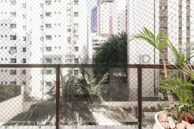 Imagem Venha conhecer este incrível apartamento com 3 quartos e 4 banheiros para alugar, com 225m² de pura sofisticação e conforto! Recentemente reformado,