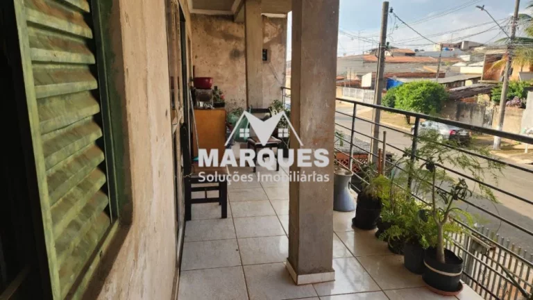 Imagem Imovel c/ 250m2 possui 2 casas