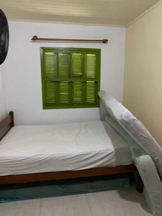 Imagem Casa 3 dormtórios com 3 Camas de Casal