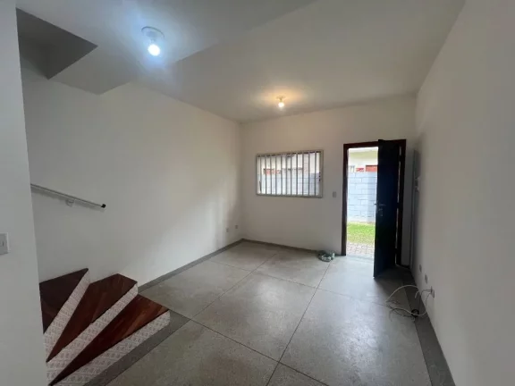 Imagem Sobrado com 2 dormitórios à venda, 74 m² por R$ 235.000,00 - Jundiapeba - Mogi das Cruzes/SP