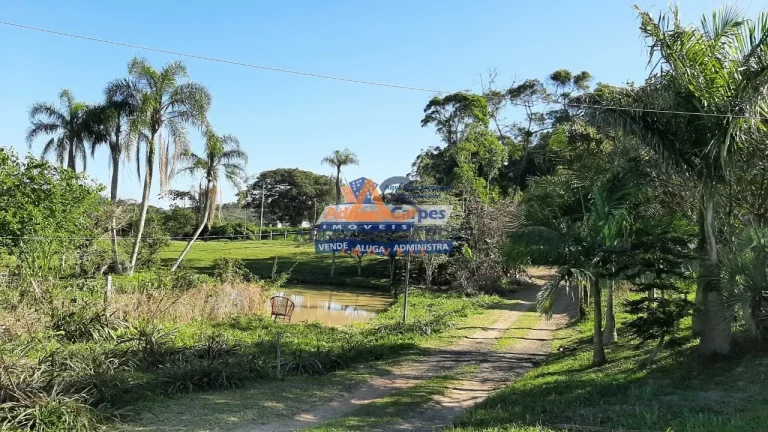 Imagem Adriano Carpes Imóveis vende terreno grande as margens da BR 101 em Balneário Piçarras.
