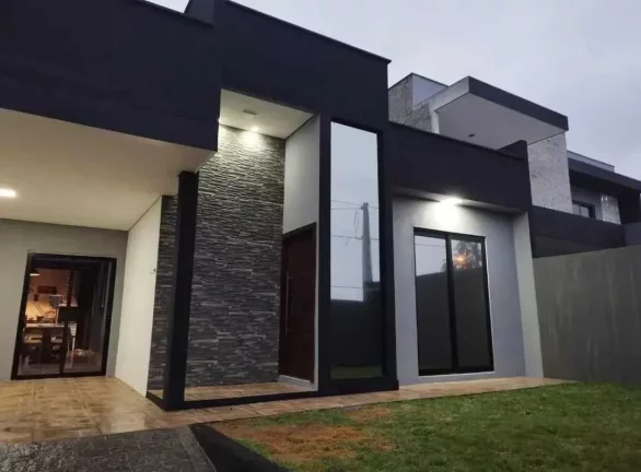 Imagem Casa com 2 dormitórios e 2 vagas de garagem - Morro do Meio | Joinville/SC