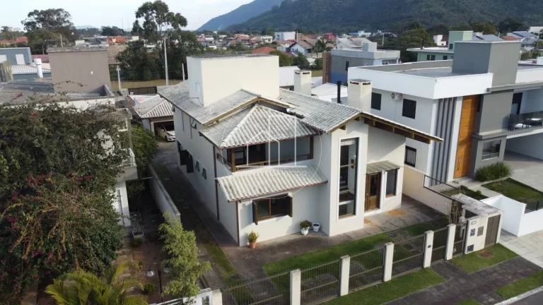 Casa / Sobrado para Venda em Florianópolis / SC no bairro São João do Rio Vermelho