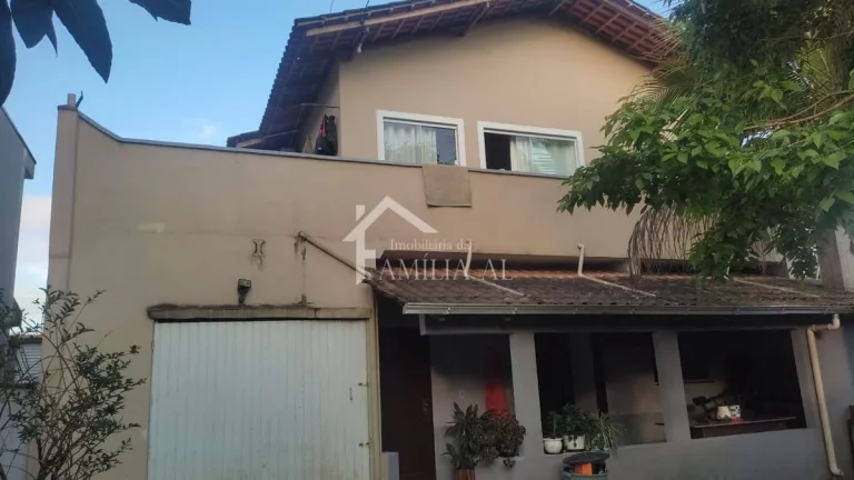 Imagem Casa Fundos com Sobrado no Morro do Meio
