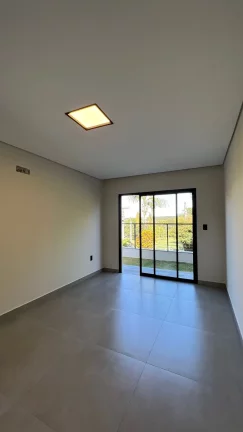Imagem Imóvel luxuoso localizado em um condomínio com segurança 24 horas. Localização privilegiada em Rifaina-SP