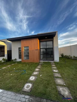 VENDO/ALUGO CASA DE 3 DORMITORIOS SENDO UMA SUITE NO CONDOMINIO HAUTE-SIM