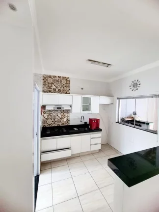 Imagem VENDE-SE CASA NO PARQUE UNIVERSITARIO PROXIMO AO LADO DA AVENIDA DOS CONDOMINIOS - Excelente casa em ótima localização no bairro - Terreno 198 metro