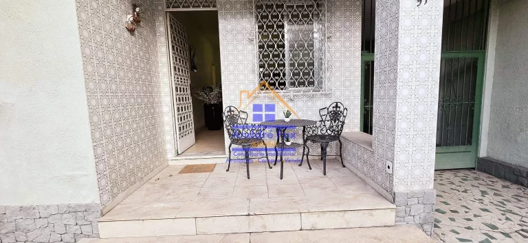 Imagem Casa com 2 salas, varanda, 3 quartos, copa coz., depend., a de serv., quintal, vaga 3 carros, à venda, 185 M², por R$ 1.300.000 – Grajaú - Rio de Janeiro / RJ.