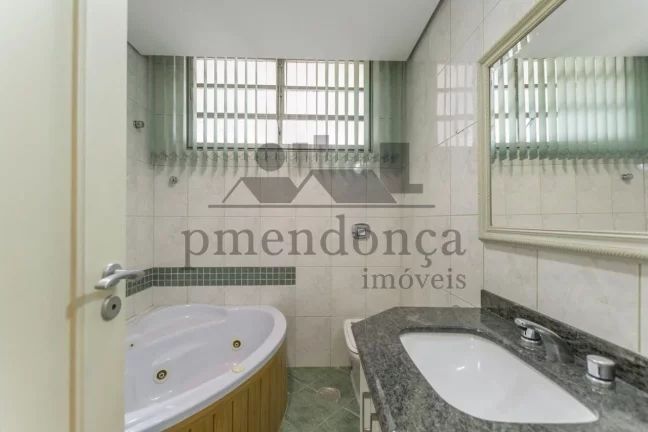 Imagem Apartamento à venda na Rua Itacolomi com 3 quartos ( 1 suíte ) e 2 vagas, 143m2