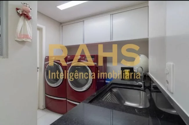 Imagem Linda cobertura duplex para venda! O imóvel está localizado no coração da cidade de Joinville. A...