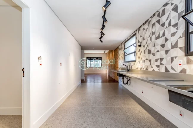 Imagem 1 Vaga de Garagem 1 Depósito no Subsolo 212 m² de área construída 3 suítes Lavabo Sala ampla pa...
