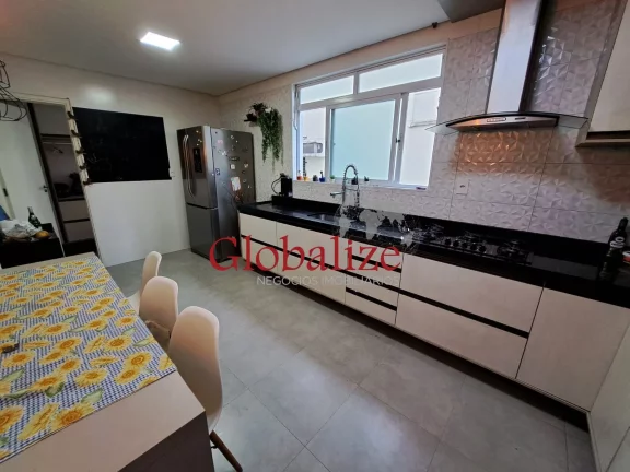 Imagem Sobrado à venda com 3 quartos, 1 suíte, churrasqueira no Embaré em Santos por R$1.600.000,00