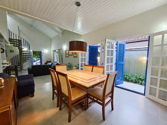 Imagem Casa de Luxo à Venda em Riviera de São Lourenço Módulo 26, 5 Quartos, 5 Suítes, 2 Salas e 2 Vagas de Garagem 255,62 m² de Área