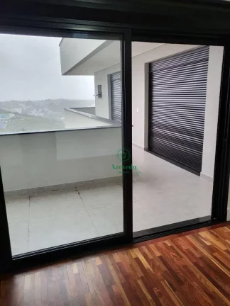 Imagem Sobrado com 3 dormitórios à venda, 355 m² por R$ 3.200.000,00 - Jardim Imperial Hills III - Arujá/SP