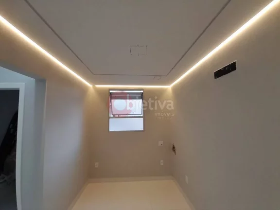 Imagem Apartamento linear, 3 quartos, à 50 metros da Praia do Forte, Cabo Frio
