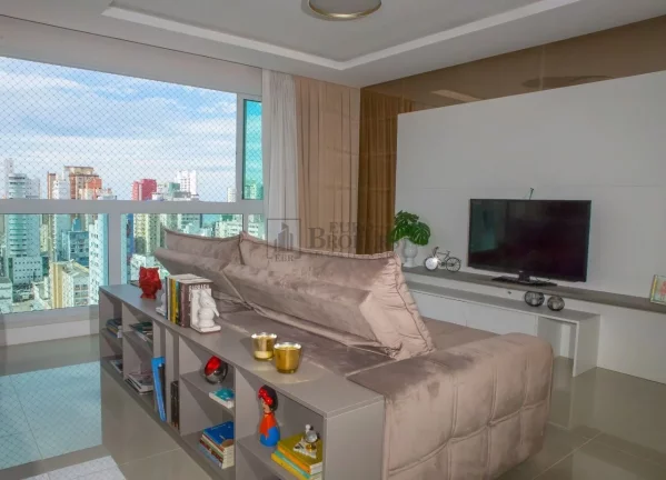 Imagem Apartamento Vista Mar com 4 dormitórios à venda no Centro de Balneário Camboriú/