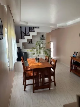 Imagem Sobrado de Alto Padrão, 3 Quartos, 4 Banheiros, Closets, Ar-condicionado, Área de Lazer Grande com Churrasqueira no Parque São Vicente, Mauá-SP