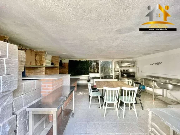 Imagem Casa à venda com arquitetura brasileira, na Granja Viana, Cotia - SP | Batelli Imóveis
