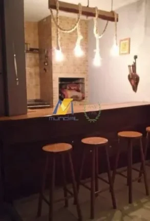 Imagem Casa para Venda com 148m², 3 dormitórios sendo 2 suítes, churrasqueira, 2 vagas.