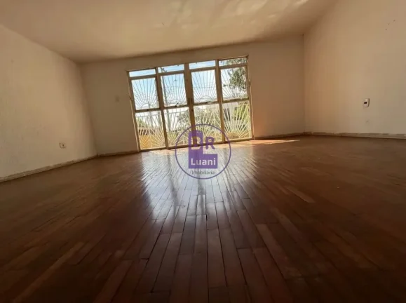 Imagem Oportunidade Única em Londrina – Ponto Comercial em Potencial