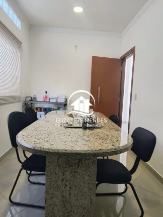 Imagem Casa à venda, Centro, SUZANO - SP Região central de Suzano, com fácil acesso a comércios, bancos, es
