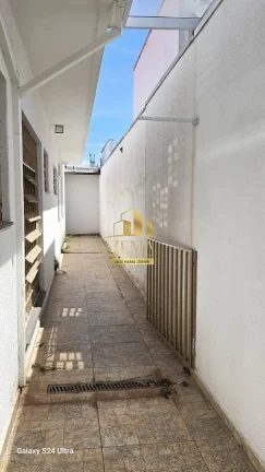 Imagem Casa Térrea 270m2, ESQUINA, COMERCIAL, 03 dorm, Sala Ampla, 02 Vgs cobertas